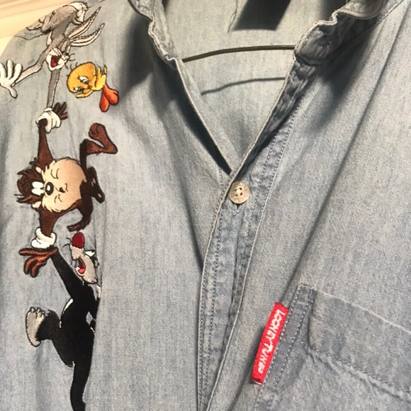 VINTAGE LOONEY TUNES EMBROIDERED JEAN SHIRT - Picture 2 of 4